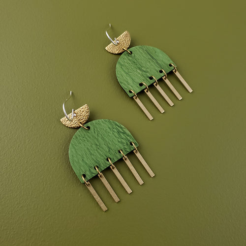 Liz Wooden Fringed Earrings- Lime